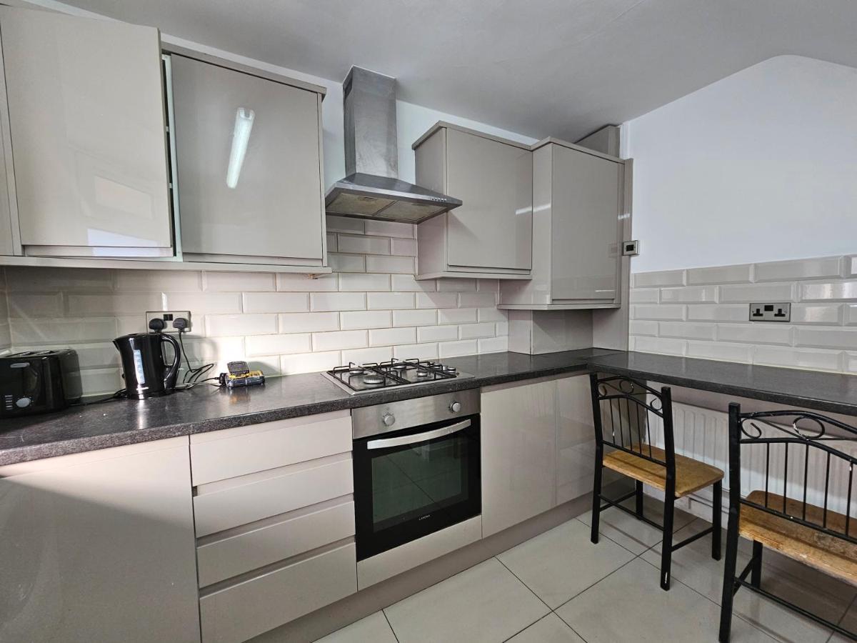 Towerhill Rooms Лондон Экстерьер фото