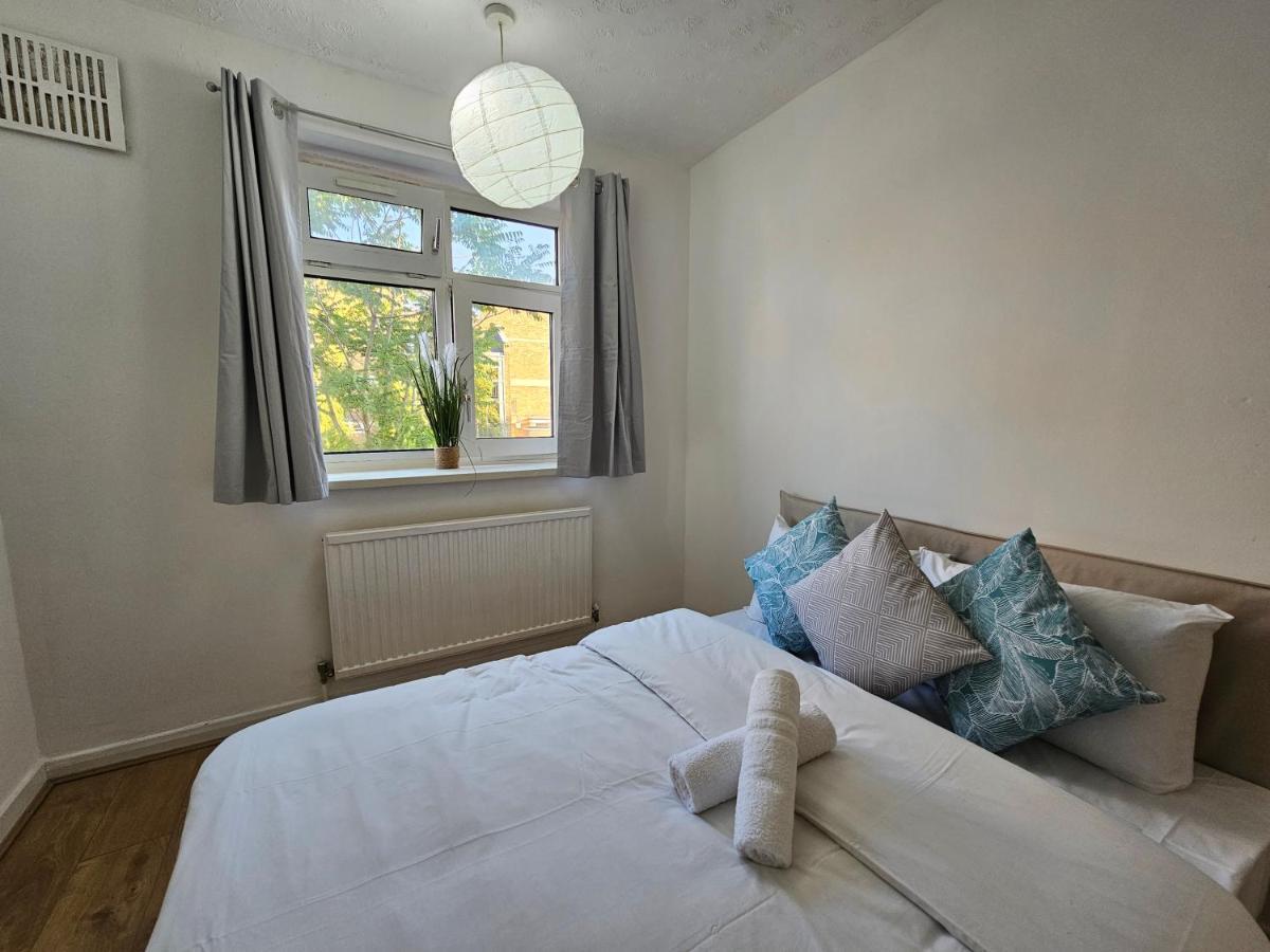 Towerhill Rooms Лондон Экстерьер фото
