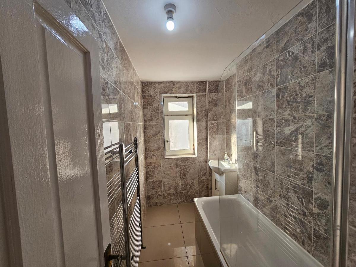 Towerhill Rooms Лондон Экстерьер фото