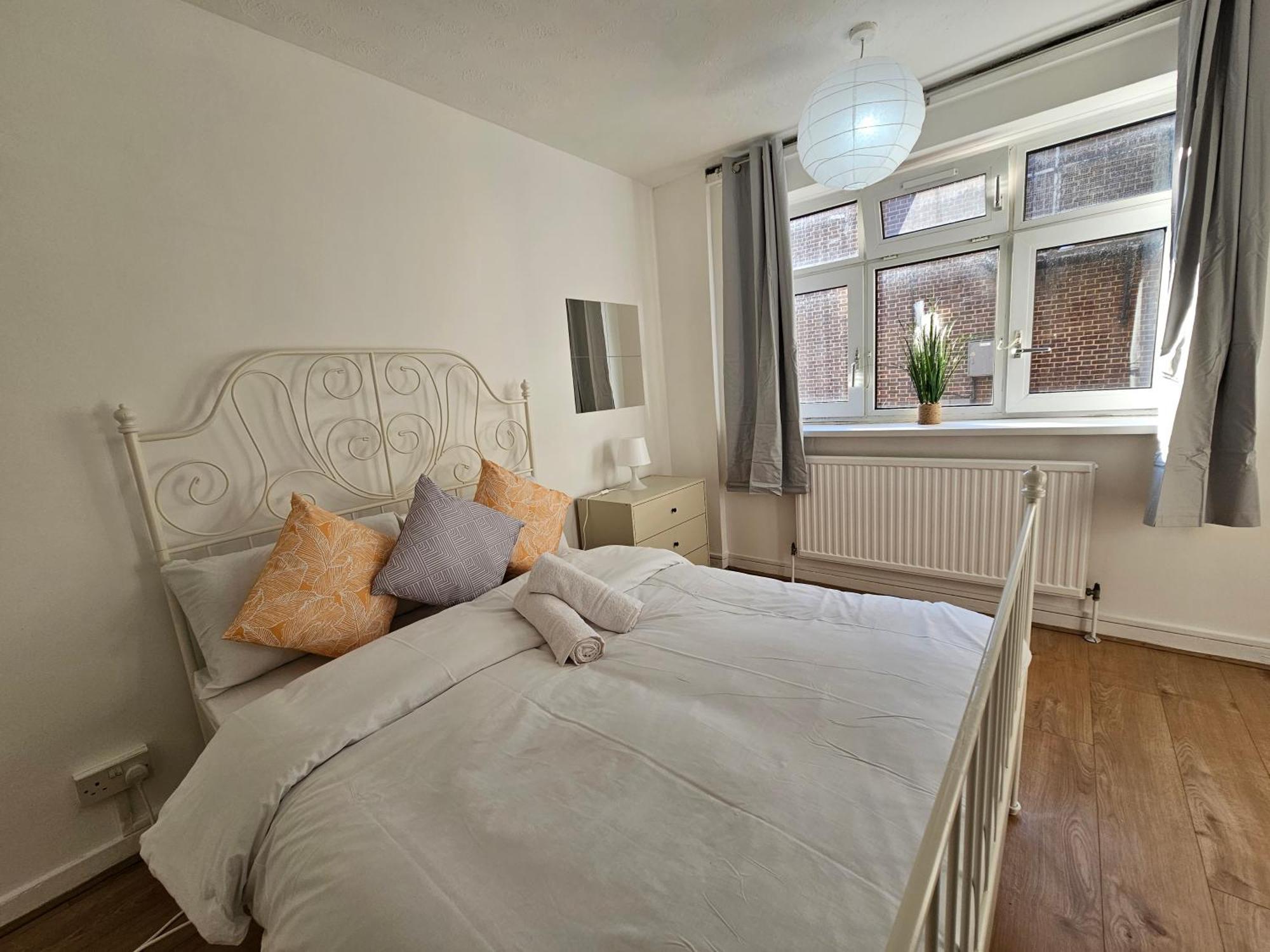 Towerhill Rooms Лондон Экстерьер фото
