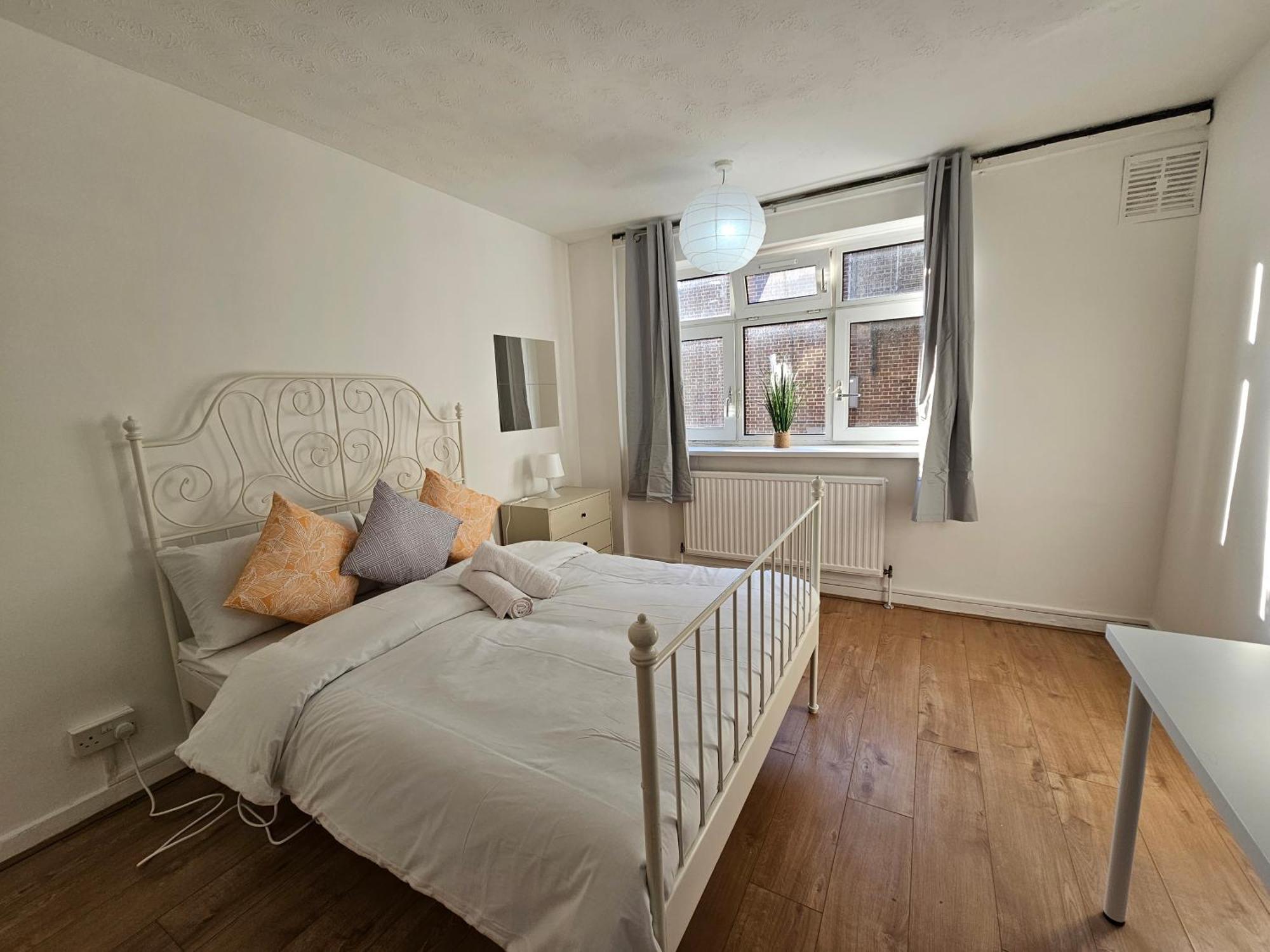 Towerhill Rooms Лондон Экстерьер фото